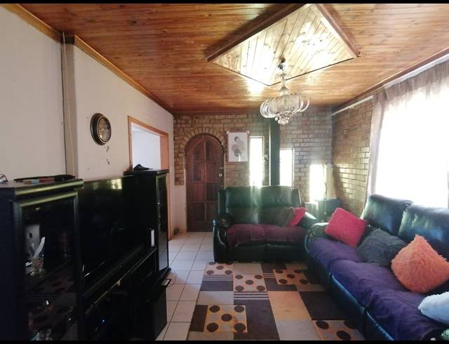 3 BEDROOM FREESTANDING SOLD IN JOUBERTON